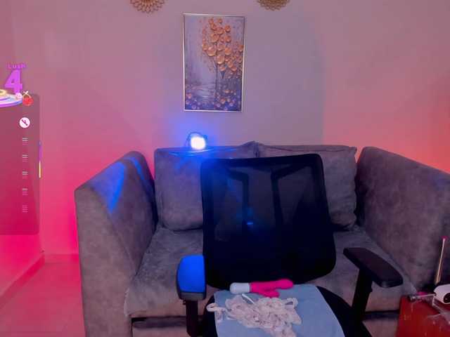 Sofia-Velvet live cam on BongaCams