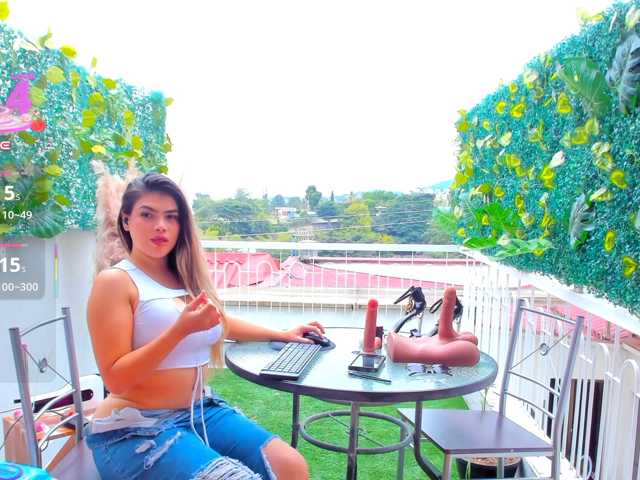 Sofia-Velvet live cam on BongaCams
