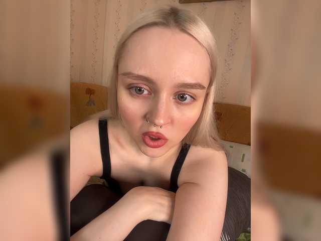 ialiceland live cam on BongaCams