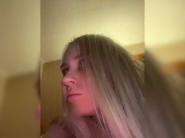 ialiceland live cam on BongaCams