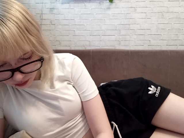 Vinika228 live cam on BongaCams