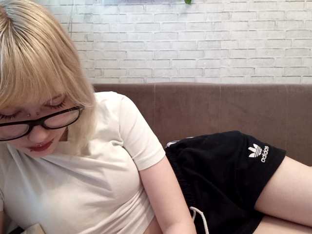 Vinika228 live cam on BongaCams