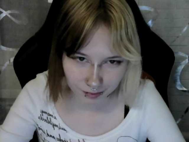 Vinika228's BongaCams show and profile