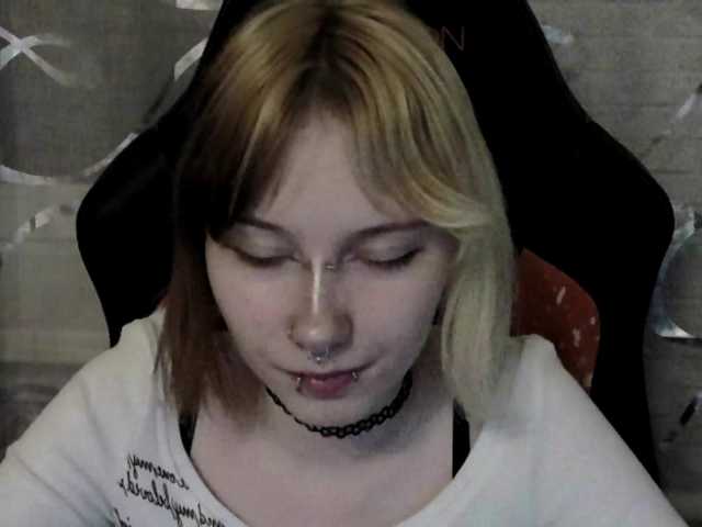 Vinika228's BongaCams show and profile