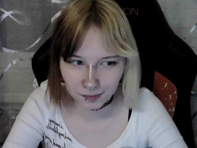 Vinika228's BongaCams show and profile