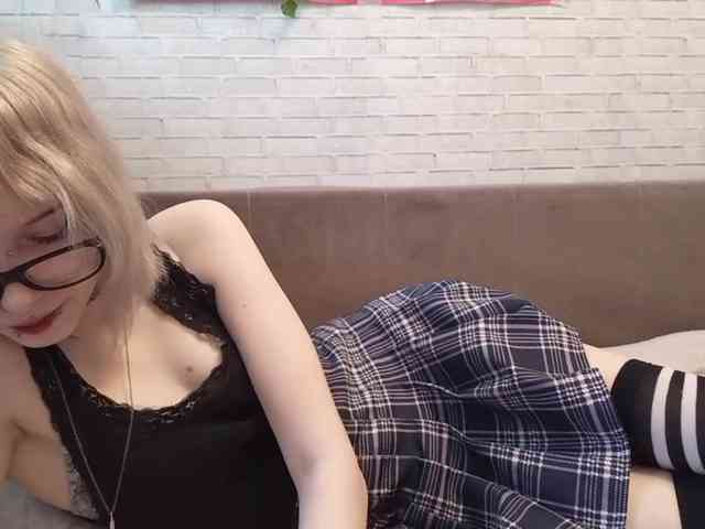Vinika228 webcam