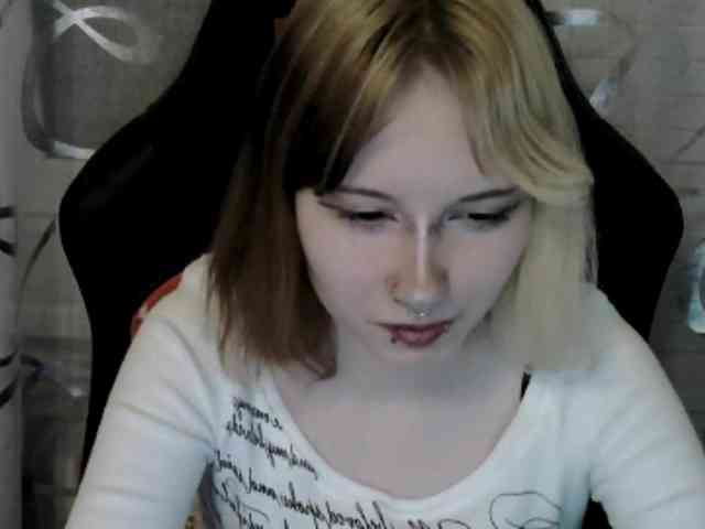 Vinika228 webcam