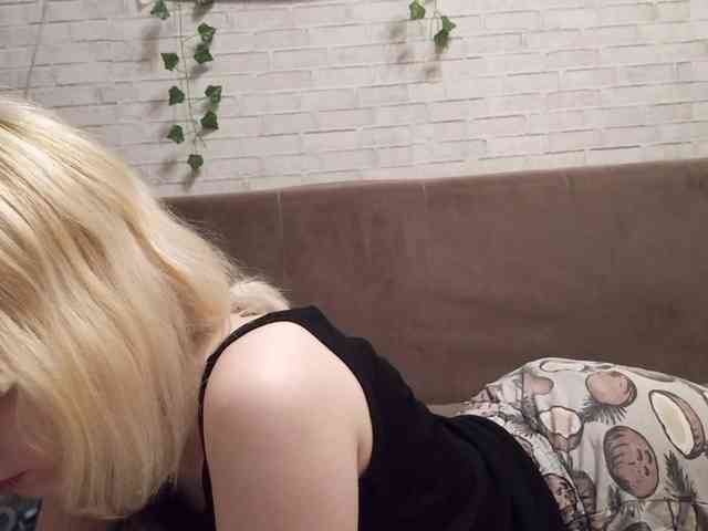 Vinika228 webcam