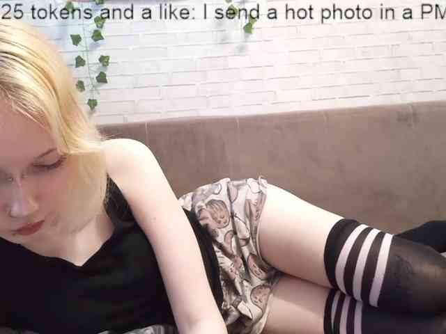 Vinika228 webcam