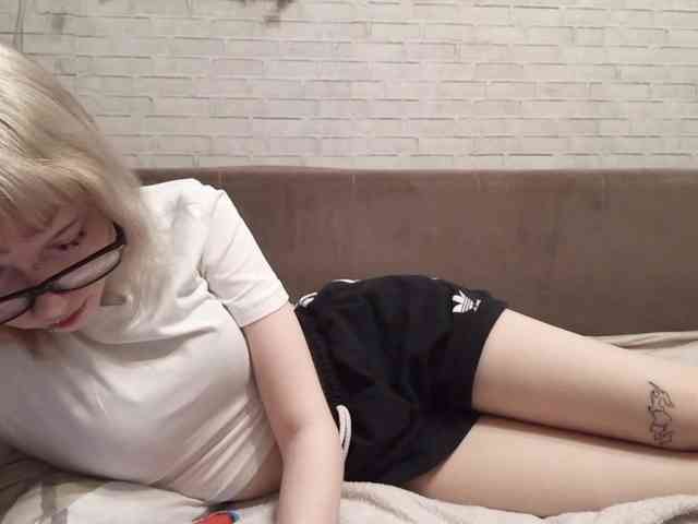 Vinika228 webcam