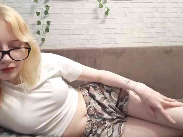 Vinika228 webcam