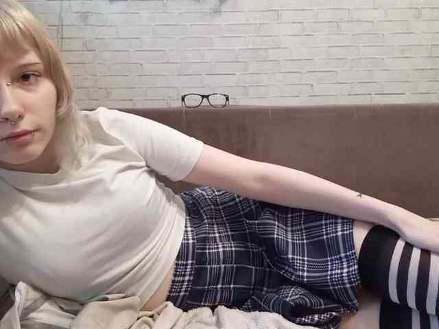 Vinika228 webcam