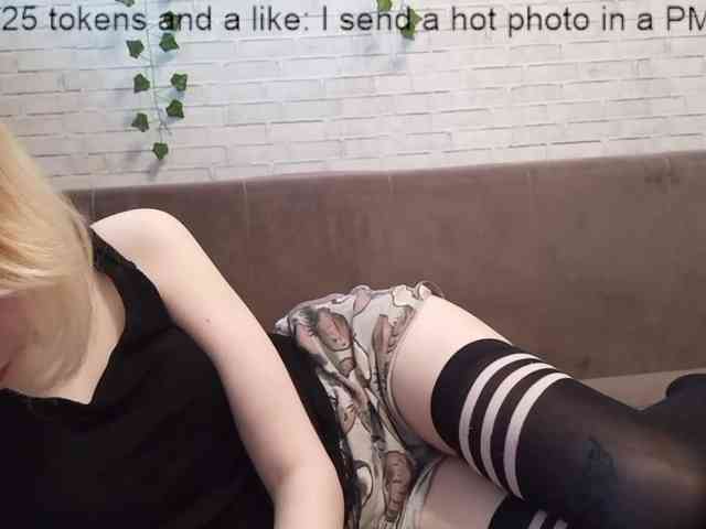 Vinika228 webcam