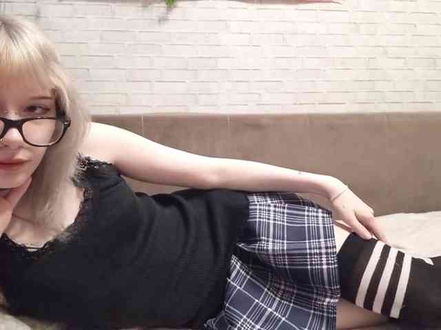 Vinika228 webcam