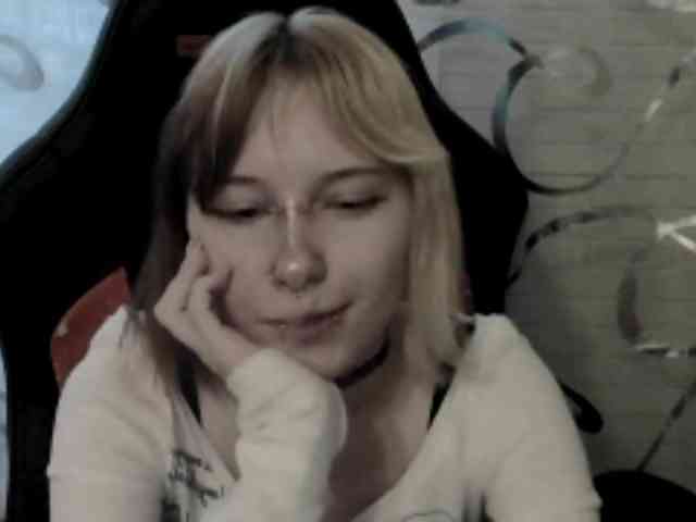Vinika228 webcam