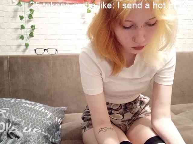 Vinika228 webcam