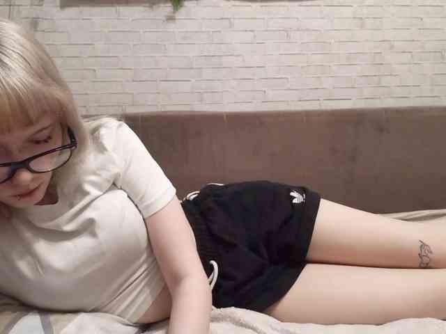 Vinika228 webcam