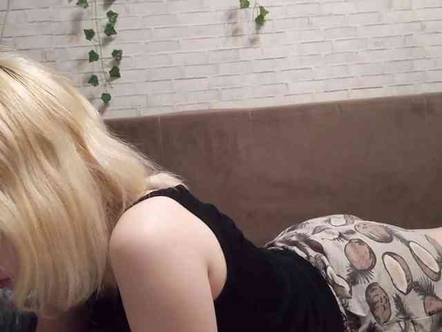 Vinika228 webcam