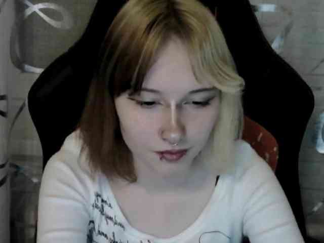 Vinika228 webcam