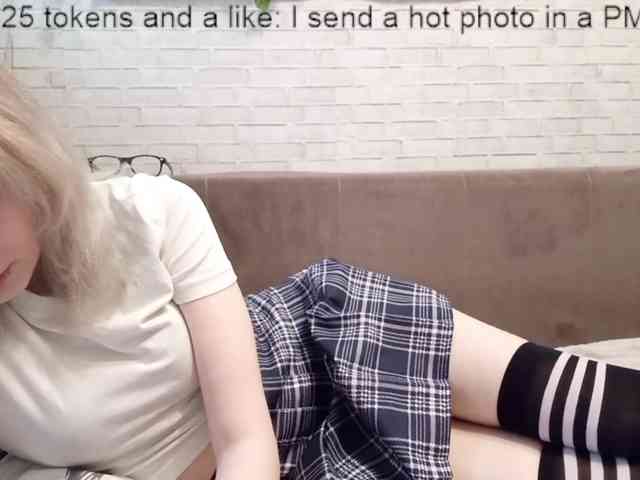Vinika228 webcam