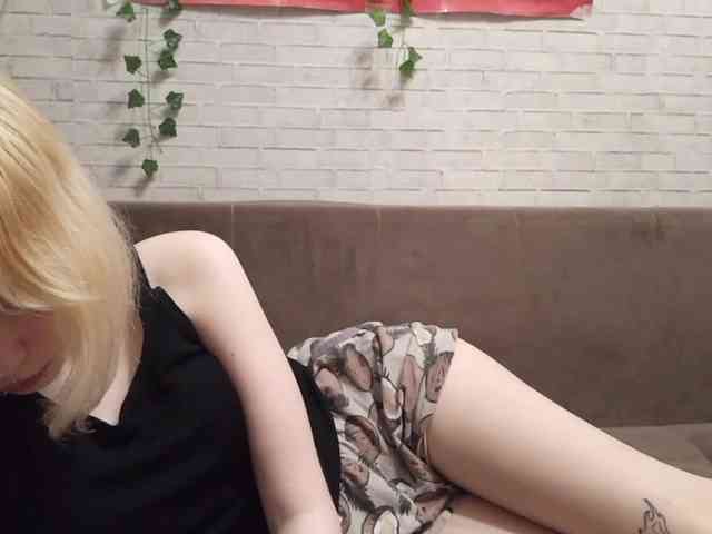 Vinika228 webcam
