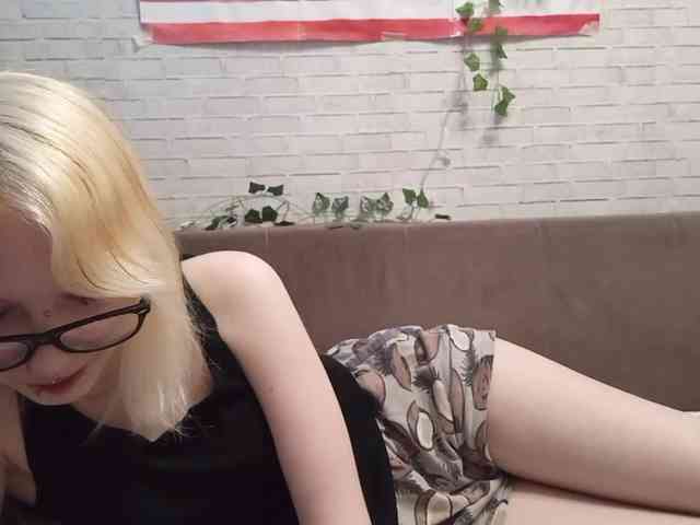 Vinika228 webcam