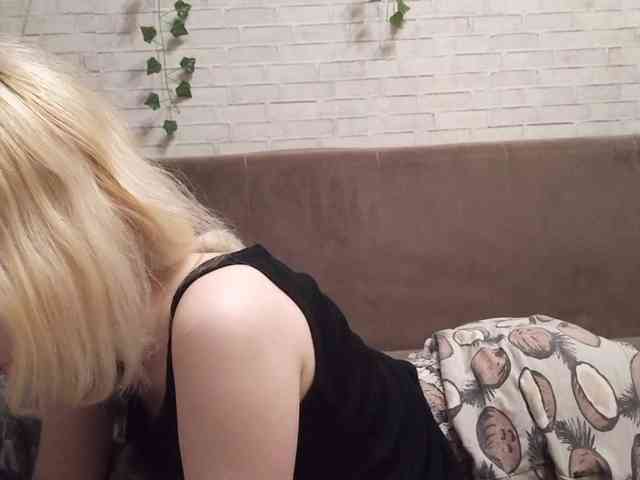 Vinika228 webcam