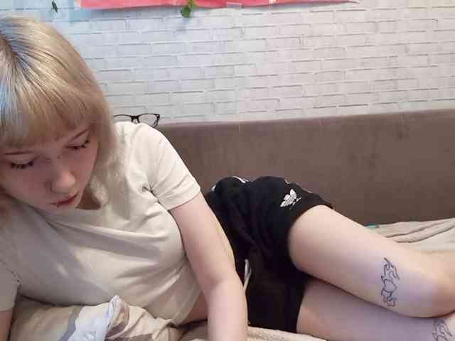 Vinika228 webcam