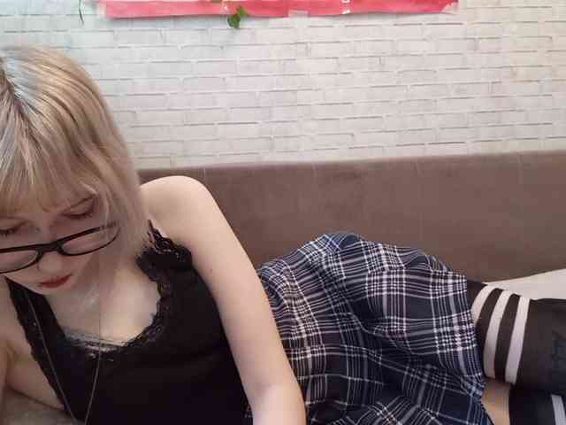 Vinika228 webcam