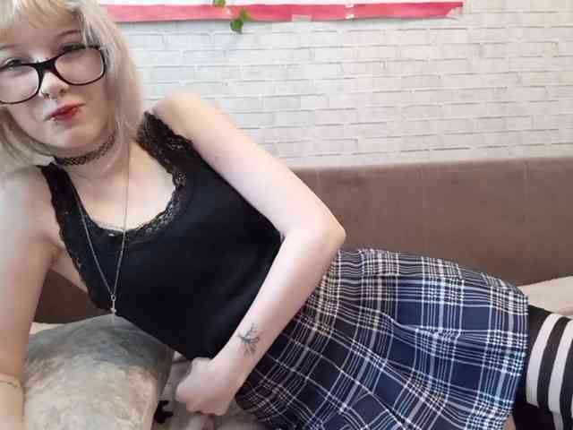 Vinika228 webcam