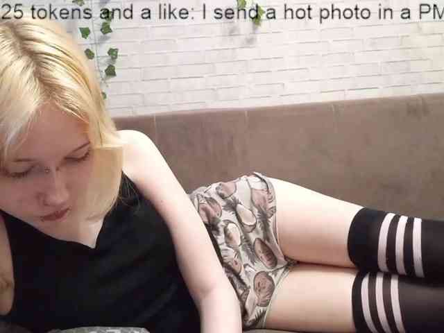 Vinika228 webcam