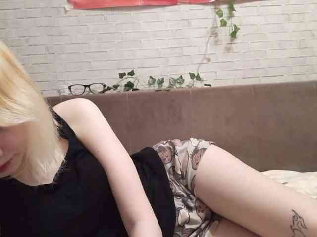 Vinika228 webcam