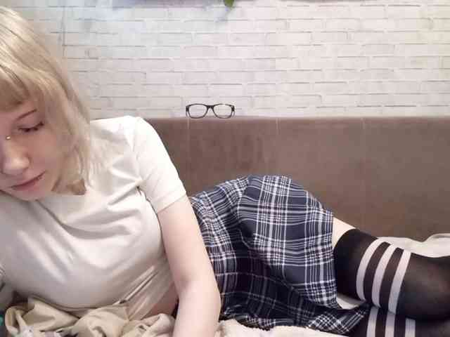 Vinika228 webcam
