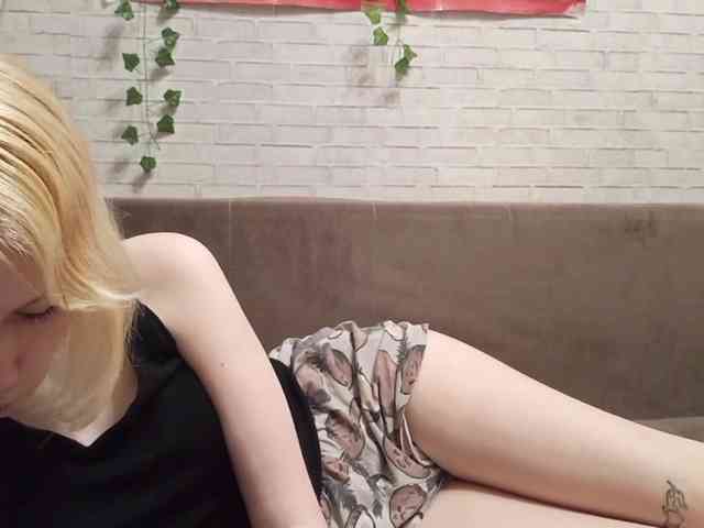Vinika228 webcam