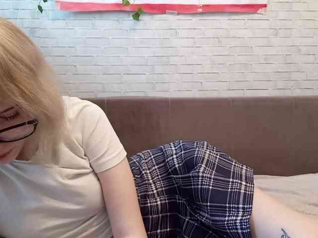 Vinika228 webcam