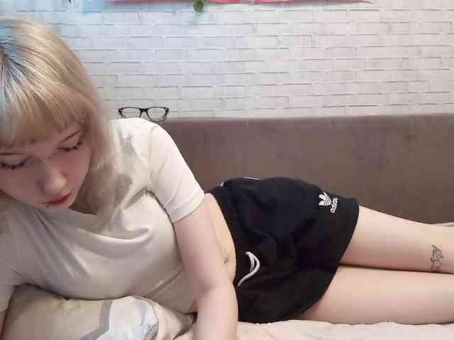 Vinika228 webcam