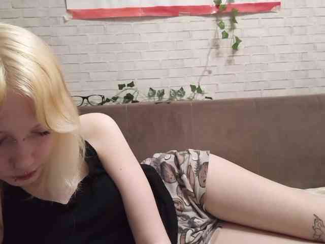 Vinika228 webcam