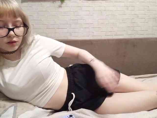 Vinika228 webcam