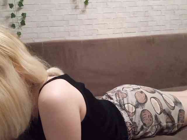 Vinika228 webcam