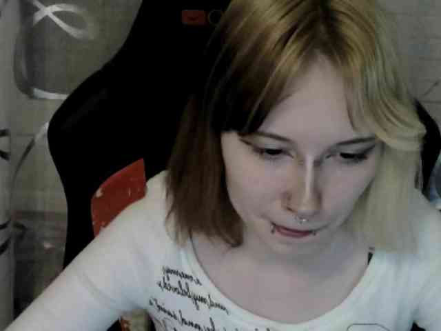 Vinika228 webcam