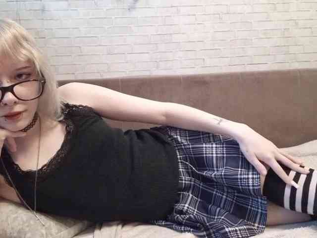 Vinika228 webcam