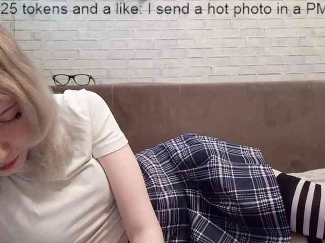 Vinika228 webcam
