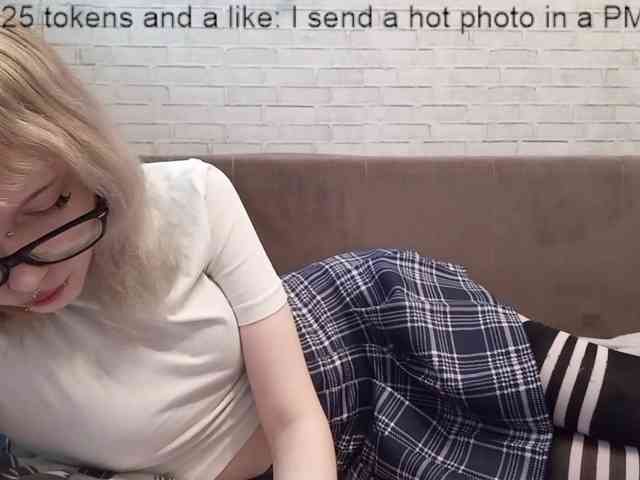 Vinika228 webcam
