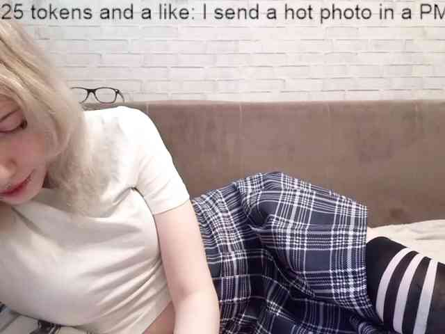 Vinika228 webcam