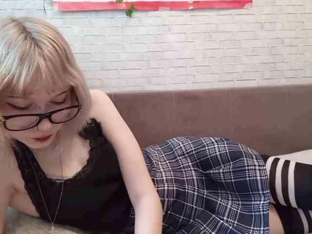 Vinika228 webcam