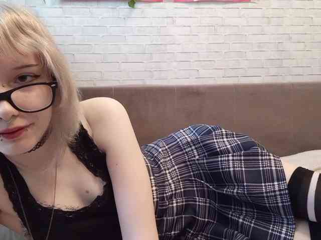 Vinika228 webcam
