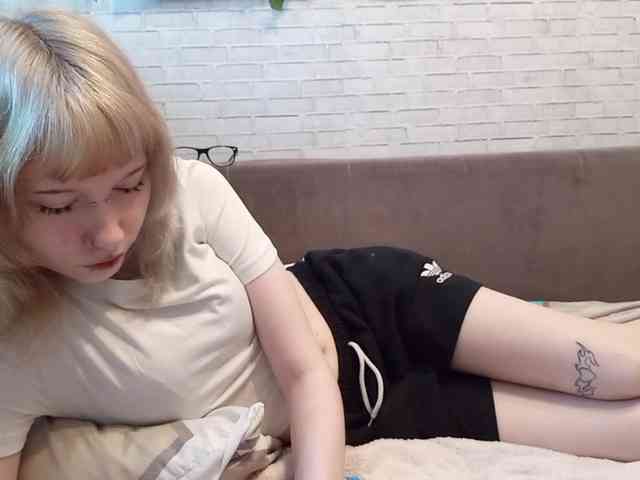 Vinika228 webcam