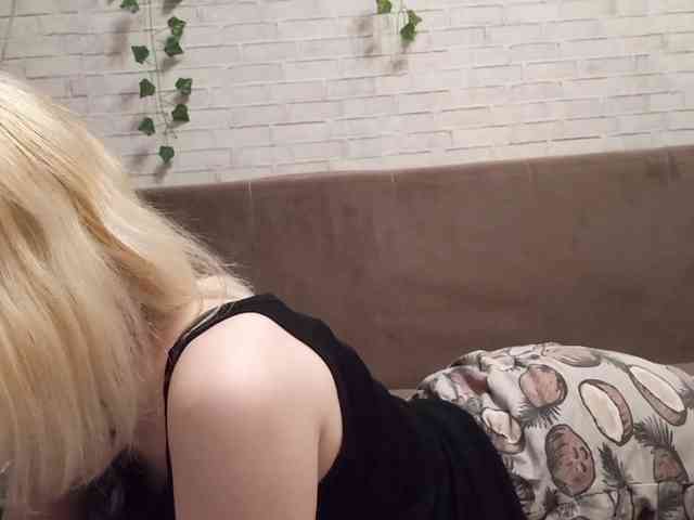 Vinika228 webcam
