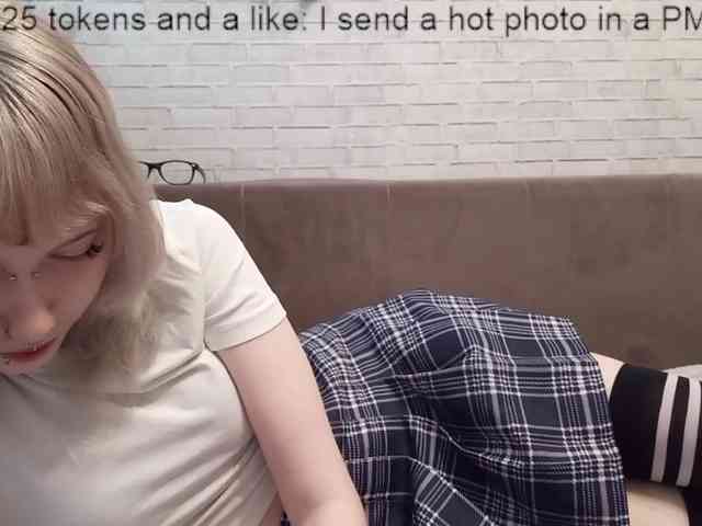 Vinika228 webcam