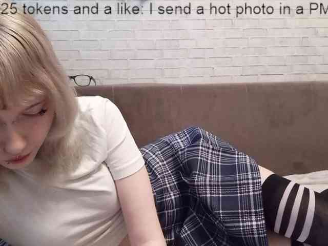 Vinika228 webcam